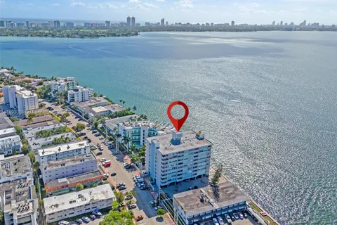 2016 Bay Dr # 403, Miami Beach FL 33141