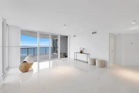 6301 Collins Ave # 1508, Miami Beach FL 33141