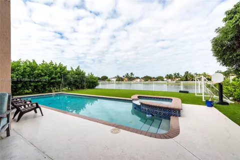 1850 NW 72nd Way, Pembroke Pines FL 33024