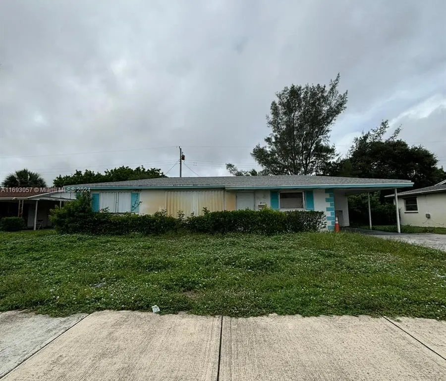 3083 E Avenue H  E, Riviera Beach FL 33404