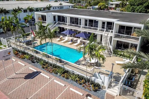 4433 El Mar Dr, Lauderdale By The Sea FL 33308