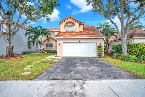 2920 Oak Park Cir, Davie FL 33328