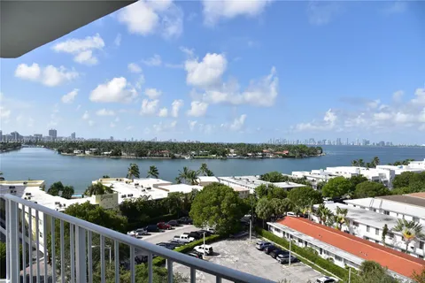 6900 Bay Dr # 9D, Miami Beach FL 33141