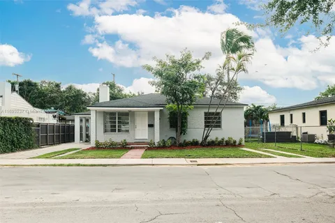 3434 SW 6th St, Miami FL 33135