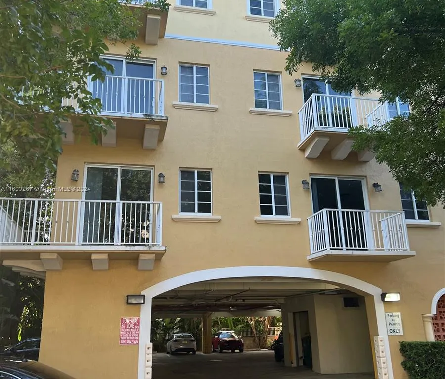 107 Mendoza Ave # 202, Coral Gables FL 33134