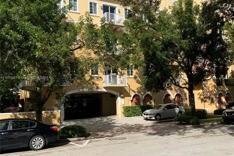 107 Mendoza Ave # 202, Coral Gables FL 33134