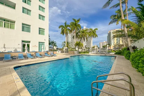 2670 E Sunrise Blvd # 528, Fort Lauderdale FL 33304