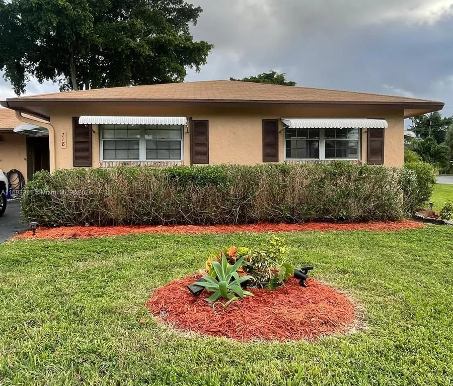 718 Whippoorwill Ln, Delray Beach FL 33445