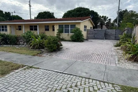 1433-1435 SE 2nd Ave, Deerfield Beach FL 33441