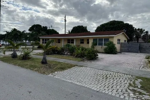 1433-1435 SE 2nd Ave, Deerfield Beach FL 33441