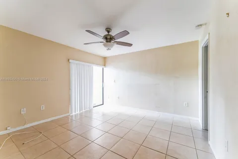 1021 Mockingbird Ln # 208, Plantation FL 33324