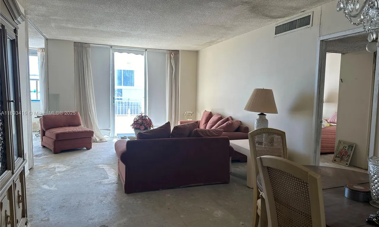 3180 S Ocean Dr # 209, Hallandale Beach FL 33009