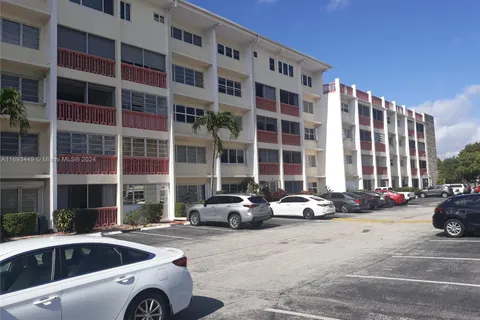 215 SE 3rd Ave # 407A, Hallandale Beach FL 33009