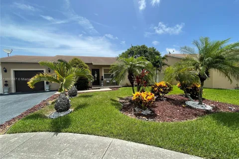 1520 SW 3rd Ter, Deerfield Beach FL 33441