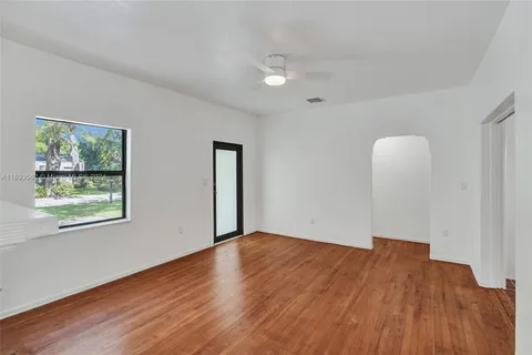 360 NE 86th St, El Portal FL 33138