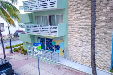 1446 Ocean Dr # 2, Miami Beach FL 33139