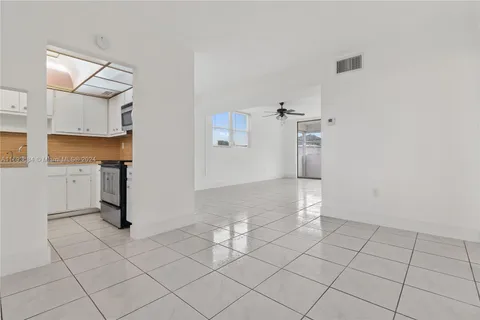 1475 NE 125th Ter # 414K, North Miami FL 33161