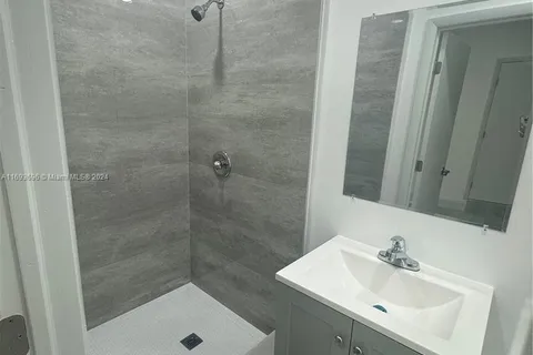9937 SW 194th St # 2, Cutler Bay FL 33157