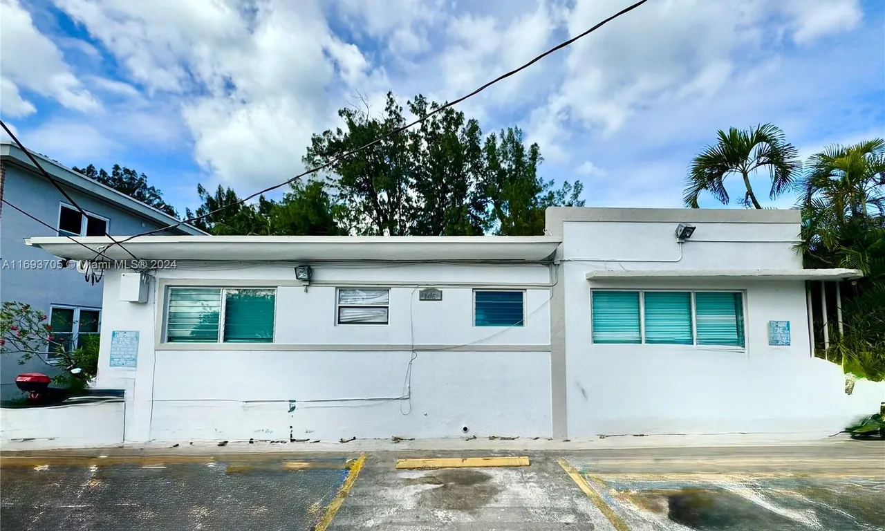 145 S Shore Dr, Miami Beach FL 33141