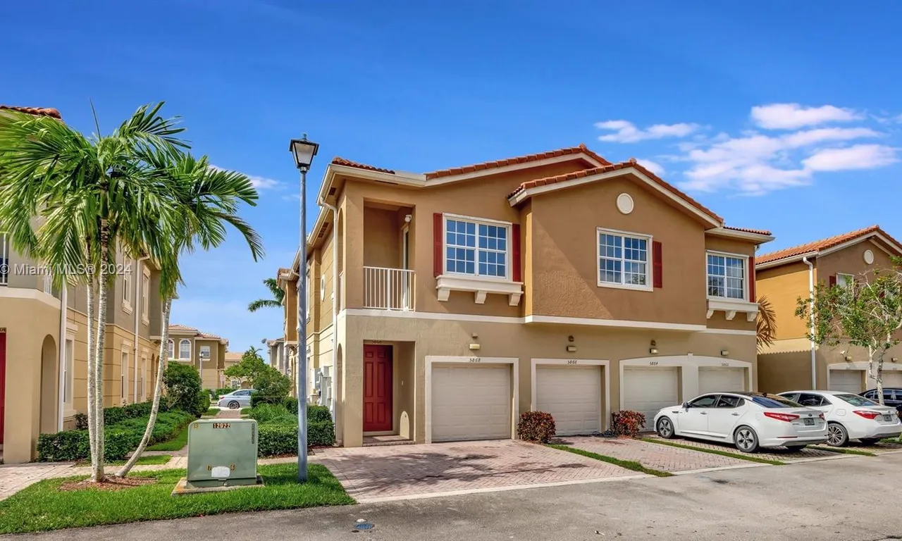 5868 Hampton Hills Blvd, Tamarac FL 33321