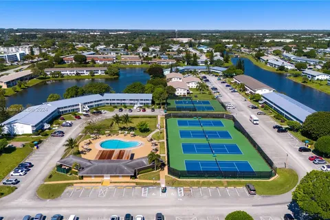 35 Somerset B # 35, West Palm Beach FL 33417