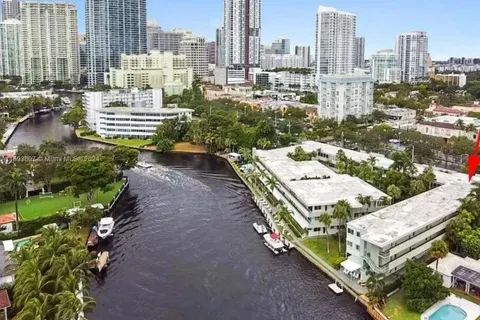 1000 SE 4th St # 300, Fort Lauderdale FL 33301