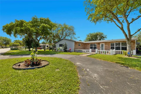 2225 NW 3rd Ave, Wilton Manors FL 33311