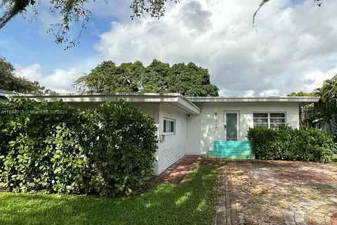 329 NE 87th St, El Portal FL 33138