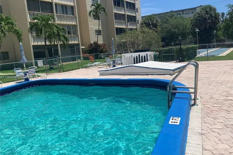 301 NE 14th Ave # 606, Hallandale Beach FL 33009