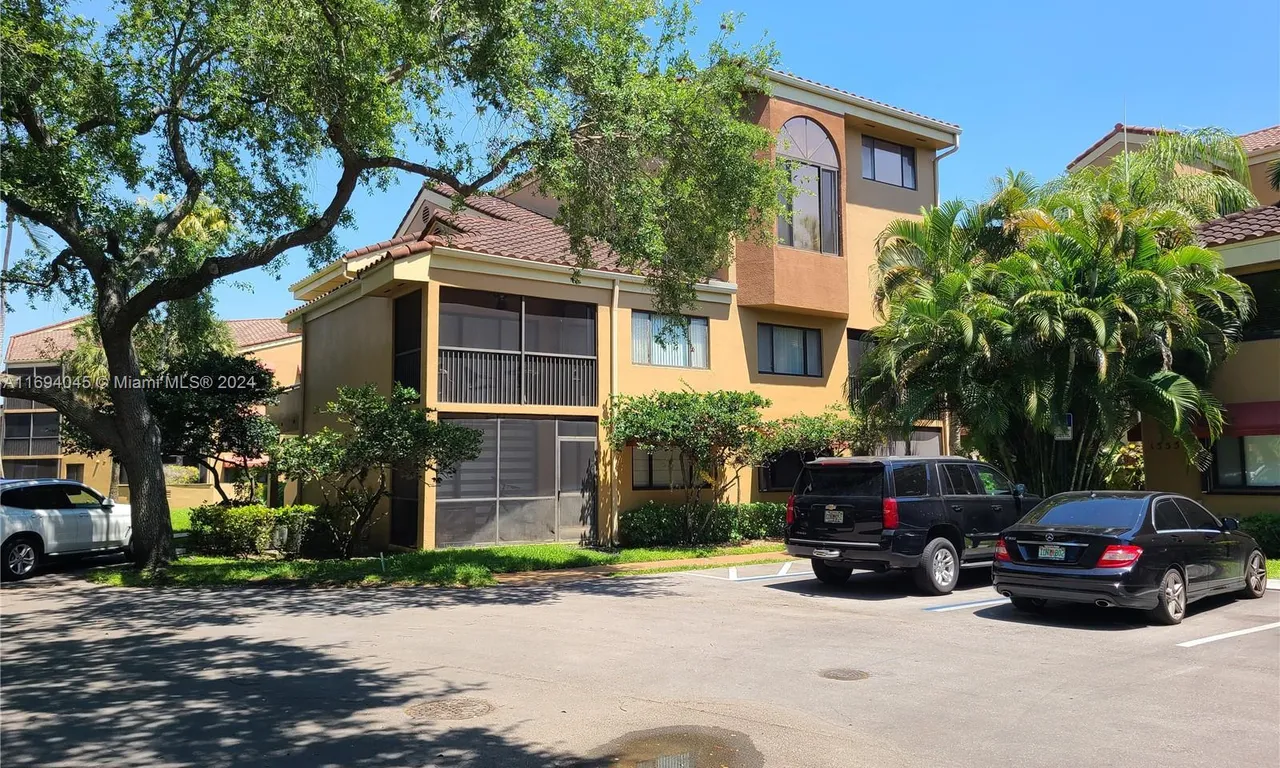 15555 N Miami Lakeway # 18, Miami Lakes FL 33014