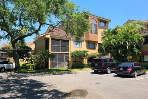 15555 N Miami Lakeway # 18, Miami Lakes FL 33014