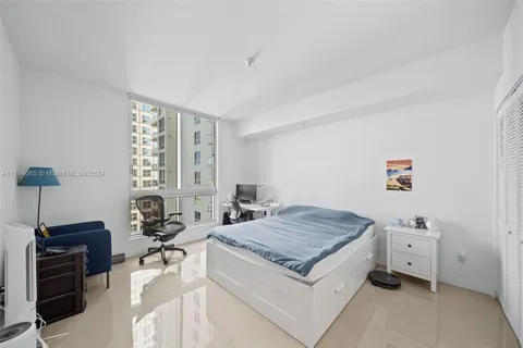 300 S Biscayne Blvd # 2603, Miami FL 33131