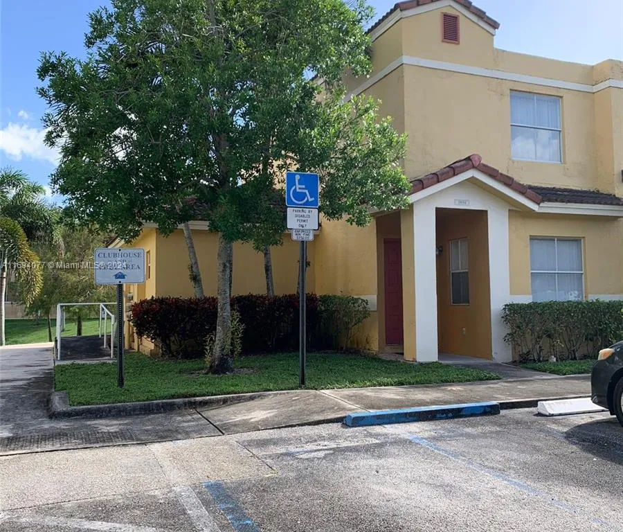 3950 NW 90th Ave # 3950, Sunrise FL 33351