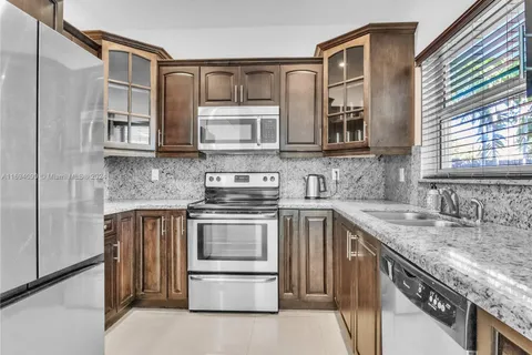 6623 SW 53rd Ter, South Miami FL 33155