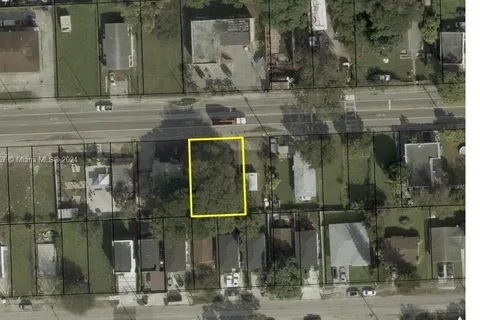 2948 NW 46th St, Miami FL 33142