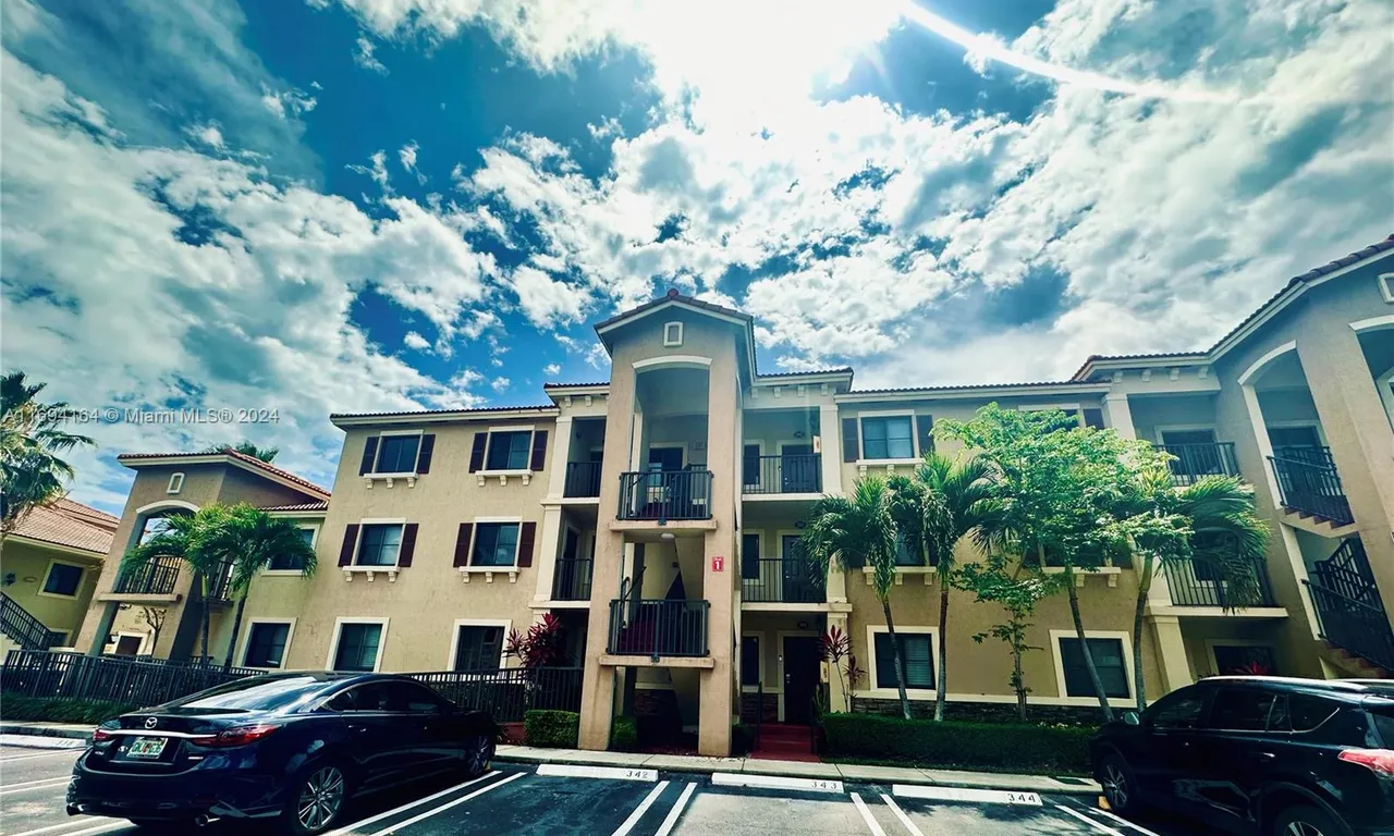 22561 SW 88 # 301, Cutler Bay FL 33190