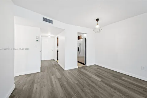 8285 Sunrise Lakes Blvd # 112, Sunrise FL 33322