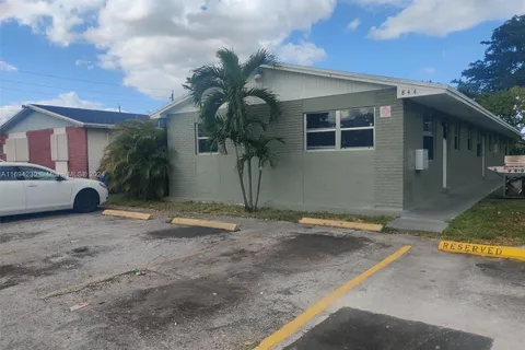 844 SW 10th St, Hallandale Beach FL 33009