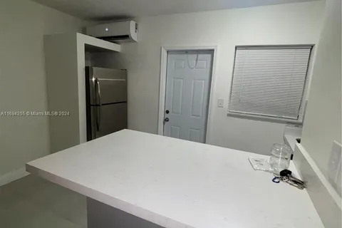 121 SW 5th Ct # 2, Dania Beach FL 33004