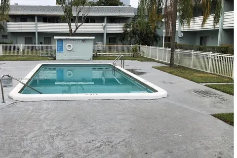 4271 NW 5th St # 254, Plantation FL 33317