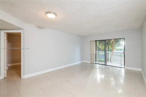 8290 Lake Dr # 247, Doral FL 33166