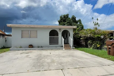 521 E 41st St, Hialeah FL 33013