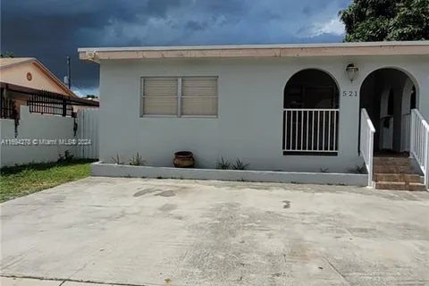 521 E 41st St, Hialeah FL 33013