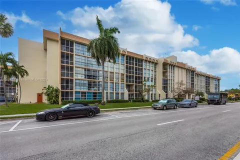 2000 Atlantic Shores Blvd # 107, Hallandale Beach FL 33009