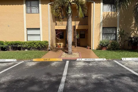 9714 Hammocks Blvd # 29, Miami FL 33196