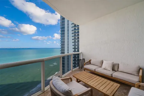 15901 Collins Ave # 2506, Sunny Isles Beach FL 33160