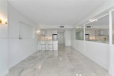 540 Brickell Key Dr # 928, Miami FL 33131