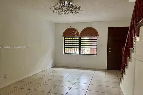 918 SW 7th Ave # 2, Miami FL 33130