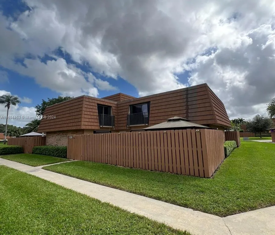 2572 Garden Ct # 2572, Cooper City FL 33026