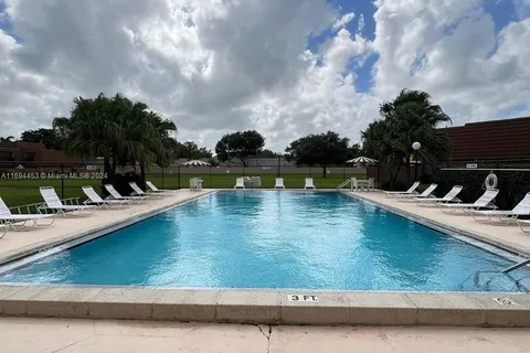 2572 Garden Ct # 2572, Cooper City FL 33026